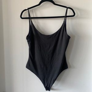 Annibody low cut body suit